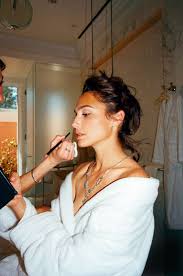 Folge deiner leidenschaft bei ebay! Gal Gadot Renell Medrano Photoshoot For Oscars Preparations 2018 03 Gotceleb