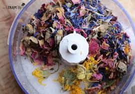 In this recipe i'm using calendula for it's sunny yellow look and skin softening. Flower Garden Bath Soak Blend