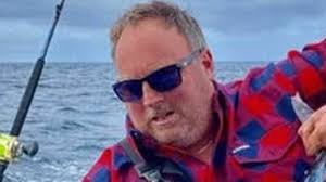 Ashley David Hallam: Tasmanian fishing enthusiast who allegedly filmed  woman perform sex act with live brown trout faces court  https://t.co/MzHiZGFvbC