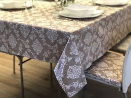 Nei nostri negozi potrai trovare tante altre fantasie che non abbiamo potuto pubblicare online. La Tovaglia Con Angolo A Cappuccio Anteprima Tutorial Di Cucito