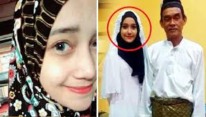 Beliau memulakan kerjaya dalam bidang hiburan semenjak beliau menyertai program realiti lawak sinaran pasport. Telur Goyang