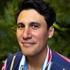 Câmbio, by Taylor Lahey illustrated by Ryan Matias