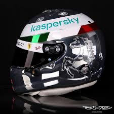 Sezonun en çok pole pozisyonu alan pilotu olan leclerc. 14 Sebastian Vettel 2020 Helmets Ideas