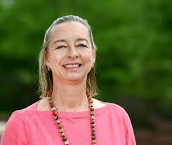 Caroline Bledsoe's Instagram, Twitter & Facebook