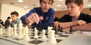 Pertandingan catur antara dewa kipas dan gothamchess yang sempat viral berhasil membuat laman facebook chess on naik daun. 9 Manfaat Bermain Catur Untuk Otak Cegah Alzheimer Hingga Tingkatkan Daya Ingat Merdeka Com