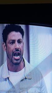 En esta novela actrices y actores trabajan espectacularmente, pero quiero  destacar la maravillosa actuación de este joven actor, el cual se destaca  lo mismo por su fuerza y valentía para defender sus