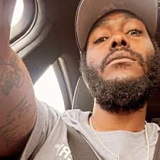 ▶️NICK•• (@PaperChasin_Me)