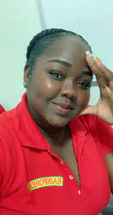 Anne Constable's Instagram, Twitter & Facebook