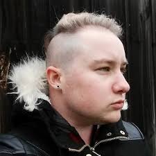 Kay Mount (@littlestnewt)