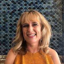 Lorraine Cashin's Instagram, Twitter & Facebook