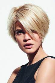 Plein D Idees De Carres Plongeants Courts Au Top Cheveux Courts Coiffure Carre Plongeant Coiffure Mariage Cheveux Courts