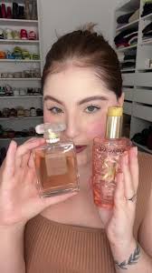 Oleo Kerastase Rose Qual Perfume Lembra