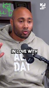 KJ Wright (@kjwright34)