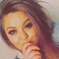 Kasey Oakley's Instagram, Twitter & Facebook