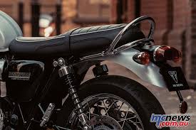 Unique bonneville t120 diamond logo on the side panels. 2019 Triumph Bonneville T120 Diamond 18 150 Orc Mcnews