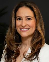 Elizabeth Mccue's Instagram, Twitter & Facebook