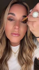 Roxana Ibarra's Instagram, Twitter & Facebook