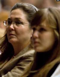 DÉBORAH CASTRO, HIJA DE RAÚL CASTRO, GANA CIEN MIL DÓLARES CON SALADITOS Y  PICADITOS... ✍️Déborah es ingeniera química especializada en alimentación  humana. Con esto gana mucho dinero entrometida en el Instituto de