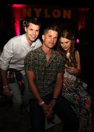 Whereas his brother max was in a romantic relationship with actress, holland roden for two years. Max Carver And Holland Roden Photo Gallery Famousfix