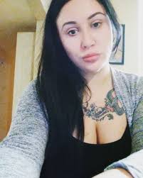 Hi 😃 I'm a French waiter looking for a new experience to add to my CV.  Feel free to contact me if you're hiring for January 12th. ❄️🎄