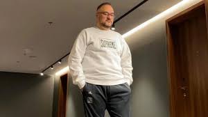 Ο dj toubas είναι ένας ειδικός dj για γάμο με πολυετή εμπειρία στη μουσική γάμου που εγγυάται 100% επιτυχία της γαμήλιας δεξίωσης με πολύ κέφι και χορό για όλες τις ηλικίες. Irrgq6aof Mxxm