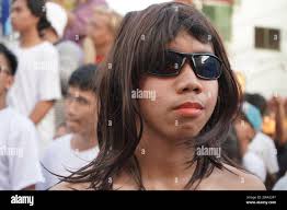 Everyone left hi-res stock photography and images