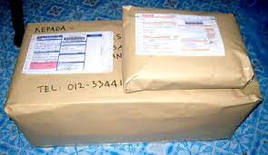 Kemudian isikan barang/dokumen/parcel ke dalam pos laju dan lekatkan/tutup sampul tersebut. Intai Intai Hijab Cara Pengeposan