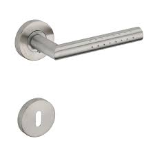 Epingle Par Le Comptoir De Fernand Sur Poignee De Porte Design Poignee De Porte Bequilles Inox