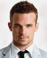 There's nothing that says 'a guy has cleaned himself up' like a short haircut. 10 Haircuts For Oval Faces Men Long Hairstyles Oval Face Men Oval Face Haircuts Mens Hairstyles Short