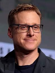 ALAN TUDYK Born: 16 March 1971 Birthplace: El Paso Texas USA Height: 180cm  5'11" Spouse: Charissa Barton Alan Tudyk is a brave and versatile actor!  He's played good guys and villains! Done