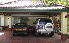 Terakhir ada desain garasi mobil dengan menambahkan tiang besi dan atap kaca atau fiber transparan yang minim budget. 45 Model Garasi Mobil Minimalis Modern Dan Unik Desainrumahnya Com