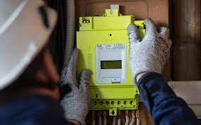 Le courant continu délivré par le compteur triphasé se répartit sur les différents conducteurs de phase. Compteur Linky Ses Ondes Electromagnetiques Mettent Elles En Danger Notre Sante 2 2