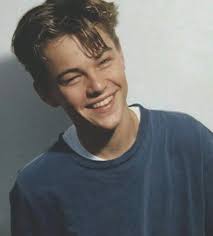 Share the best gifs now >>>. á´›Éªá´É´á´‡x á´›Éªá´É´á´‡x Hintergrundbilder Stars Hintergrundbilder Stars á´›Éªá´É´á´‡x Leonardo Dicaprio 90s Leonardo Dicaprio Young Leonardo Dicaprio