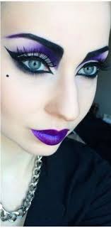 Hi, I was just wondering if anyone knows a mobile make up artist that would  be able to do a look like this for the beginning of September. Thanks in  advance x