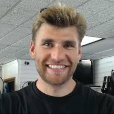 Kellan Bernhardt, Author at Island Divers Hawaii