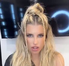 Dani Castro celebró su cumpleaños junto a su nueva pareja y mostró su  rostro por primera vez: "Un súper hombre a mi lado"