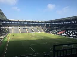Assim como a primeira, a segunda divisão do campeonato inglês também é uma das competições de futebol mais antigas do mundo. Brasil Jogara Em Estadio De Time Da Quarta Divisao Com Historia Polemica Esportes Home