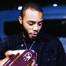 Ouch 😣😫😅 Artist: khyleri #bnha #bnhafanart #MyHeroAcademia #PlusUltra  #anime #EijiroKirishima #minaashido #pinky #alienqueen