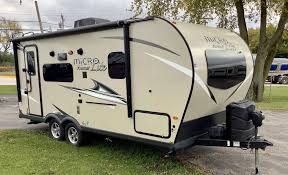 The flagstaff micro lite 21fbrs also features interior led lighting, microwave, 10 cu. Forest River Flagstaff Micro Lite 21fbrs Camping World Of Kenosha 1910533 Used Travel Trailers Camping World Forest River