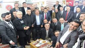 Bu rüyayı görenler için hayra yorumlanmamış olup, aile düzenin bozulmasına, dirlik ve birliğin zarar görmesine işaret eder. Ruyada Daginik Eve Misafir Geldigini Gormek Ruyandagor Com