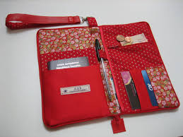 Pochette De Voyage Ou Organiseur De Sac En Simili Cuir Rouge Porte Monnaie Portefeuilles Par Au Zizile Bazar Organiseur De Sac Pochette Voyage Sac
