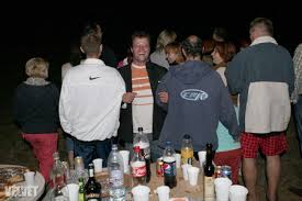 Stohl andrás az elsőfokú ítélet megszületése után ügyvédet váltott, képernyős szerepléseit visszamondta, és leszerződött egy önéletrajzi könyv elkészíttetésére is, amiért több millió forintot tehet zsebre. Index Bulvar Megkezdte Buntetese Letolteset Stohl Andras