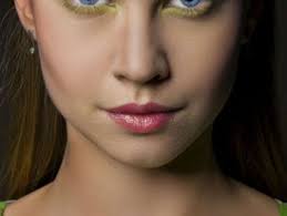 Découvrez les plus belles photos de maquillage des yeux bleus pour observer et apprendre à vous maquiller. Maquillage Yeux Bleus Idees De Maquillage Pour Les Yeux Bleus Doctissimo