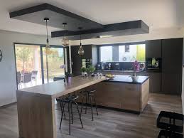 L ilot central la star d une cuisine conviviale actualite. Idee D Agencement De Cuisine Avec Ilot Central Et Table A Lyon Cuisiniste Haut De Gamme A Lyon Amenagement Cuisine Contemporaine Schott Cuisines