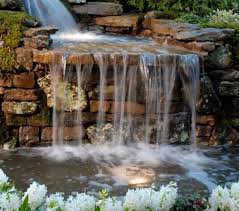 Wasserfall Im Garten 25 Wunderschone Ideen Archzine Net Wasserfall Garten Wasserfall Gartengestaltung