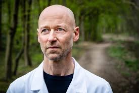 Interrogée par nos confrères de dh radio, la présidente du gems erika vlieghe a commenté les décisions prises par le comité de concertation de ce vendredi. Intensivist Geert Meyfroidt Neemt Voor Eerst Paar Dagen Rust Gazet Van Antwerpen Mobile