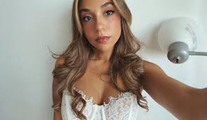 Jazzy Sanchez's Instagram, Twitter & Facebook