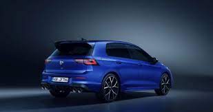 The 2022 volkswagen gti and golf r have been unveiled in the flesh (or sheetmetal, as it were) at the 2021 chicago auto show. Volkswagen Golf R Price In Uae New Volkswagen Golf R Photos And Specs Yallamotor