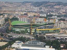 Depois de termos contado a história do estádio da luz, lar dos encarnados, contemplamos agora o lado verde de lisboa. Estadio Jose Alvalade Wikipedia
