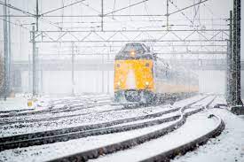 Door sneeuw en ijzel is er geen treinverkeer mogelijk van en naar amsterdam, alkmaar, utrecht en amersfoort. Ns Rijdt Minder Treinen Vanwege Verwachte Sneeuw Spoorpro Nl